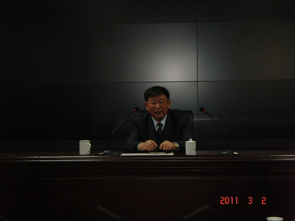 集團董事席華武總經(jīng)理、王重樂副總經(jīng)理，集團書記張正山親臨培訓現(xiàn)場為大家授課